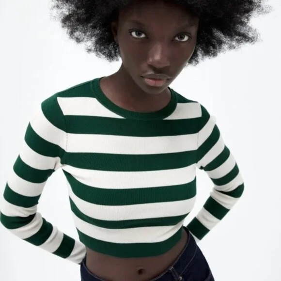 **SOLD** Zara Green and White Crop Sweater / Top - Picture 6 of 9